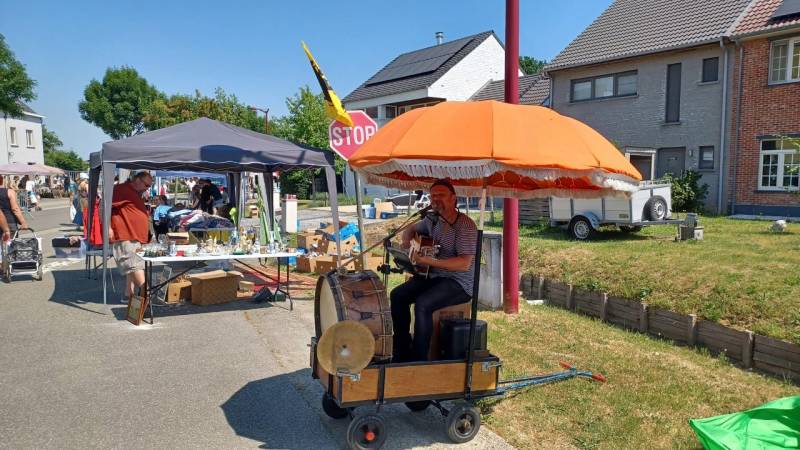 Emelkoen bruist  30 - Reuze Rommelmarkt met Boeken-, Vinyl- en CD‑Beurs in Humelgem 